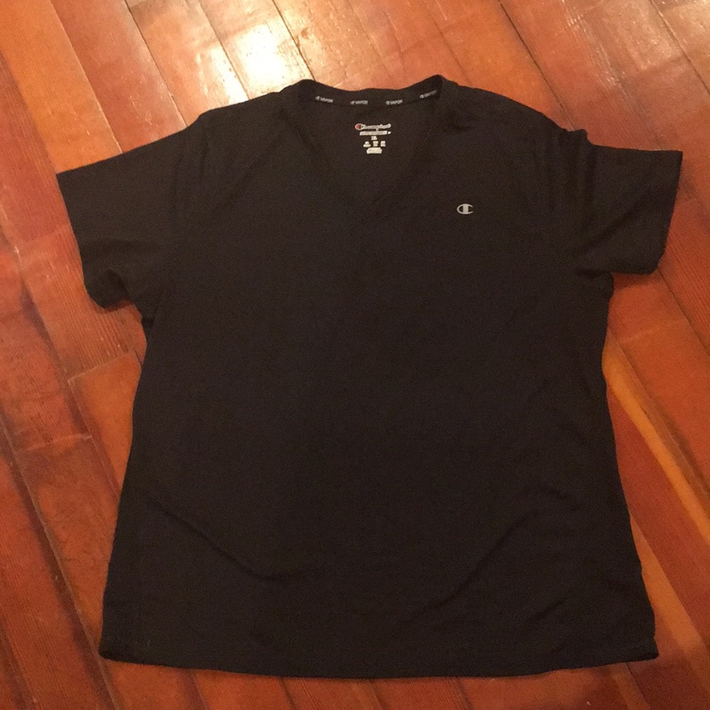 Women’s V-neck short sleeve black champion performance top size XL